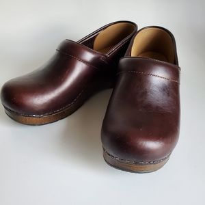 Dansko Brown Clogs Size 39 wide